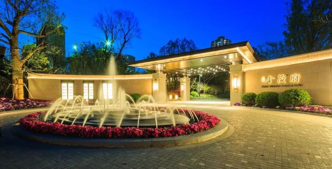 别再见女的就喊美女,见房子就称豪宅,盘一盘上海真正豪宅产品系