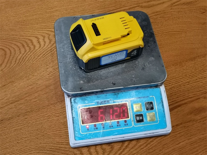 释放自我，轻巧随行-得伟DCH133无刷充电电锤入手使用体验