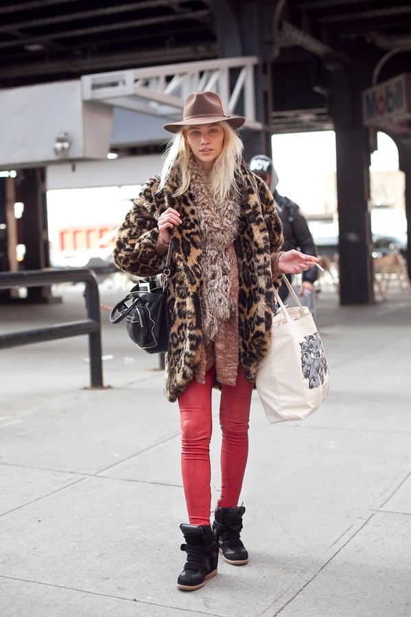 过了40岁的女人别总穿连衣裙,上了年纪的女人穿搭都不随便