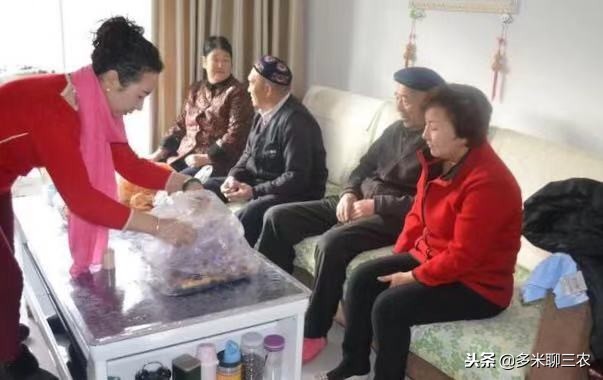 为什么现在的年轻人不喜欢串亲戚,年轻人回农村过年躲避亲戚