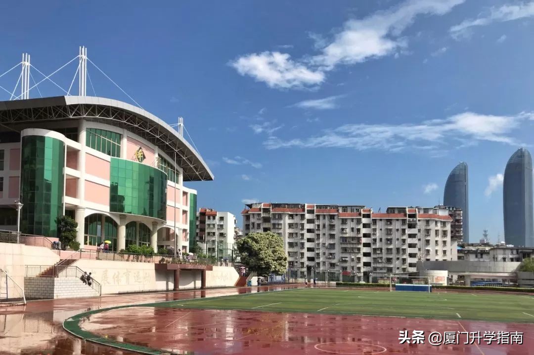 厦门华侨中学官网,厦门华侨中学是一级达标校吗