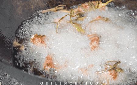 云南夫妻开小店,云南夫妇在宁德开烧烤店