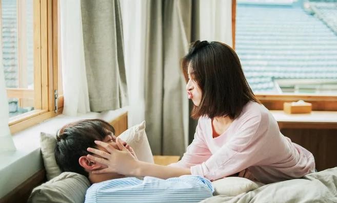 为什么一谈恋爱就想粘着对方,为什么谈恋爱会想黏在一起