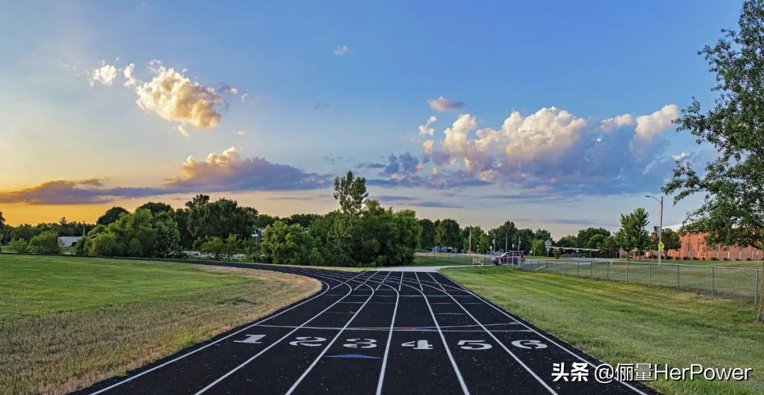 跑马拉松是怎么坚持下来的,普通人跑马拉松的害处