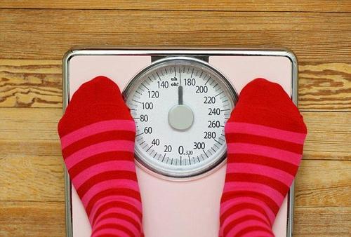 常喝荷叶茶能消脂肪吗,荷叶茶对降血脂有帮助吗