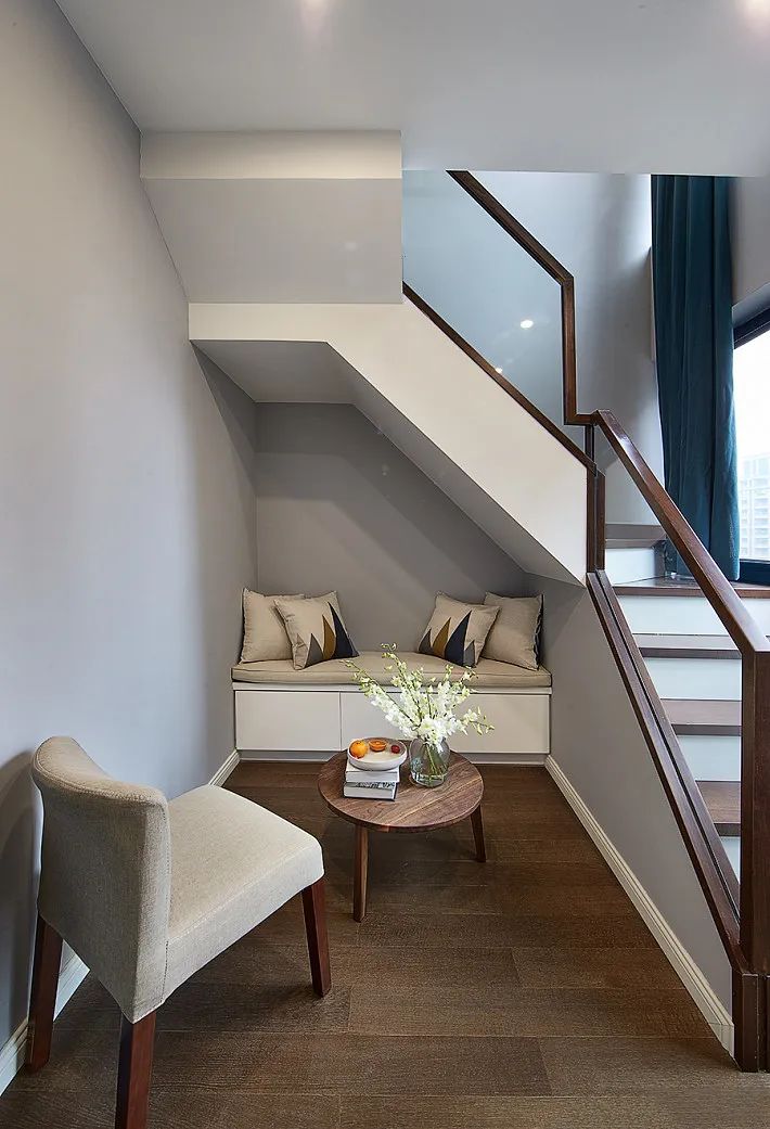 家里楼梯怎么布置,家里楼梯设计方案100例