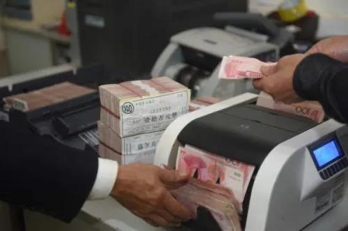 中国邮政储蓄银行存15万5年多少钱,2022年存10万邮政银行多少利息