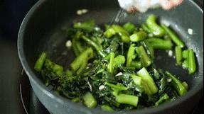 一炒菜就冒白沫,一炒菜到处都是油咋办