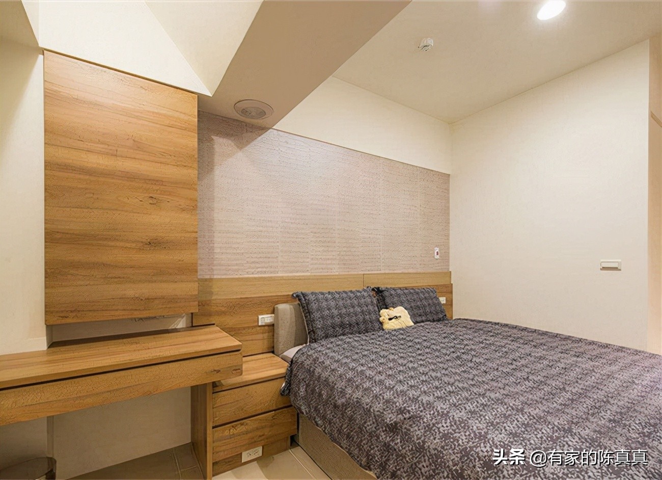 卧室设计无吊顶但是有横梁,卧室窗子有横梁如何装修设计