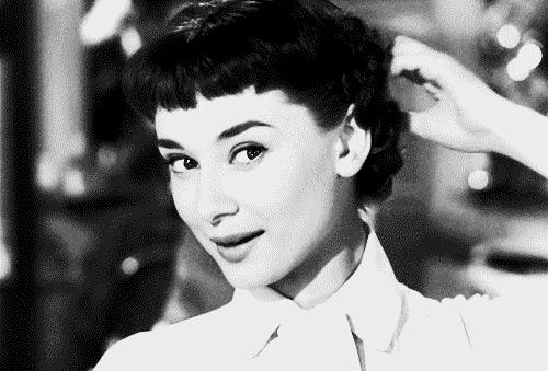 张馨予用的是什么眼霜,张馨予美致颜眼部精华乳