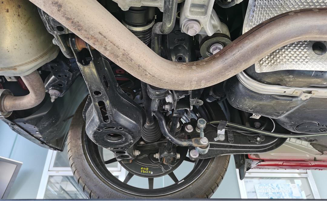 丰田gryaris试驾视频,丰田gryaris拉力