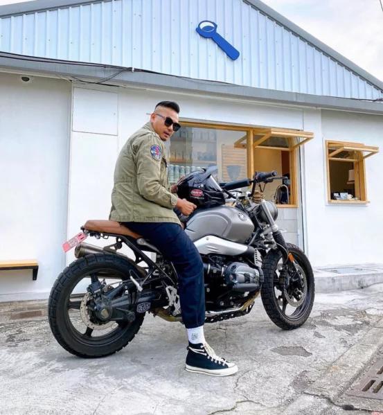 欧阳娜娜aj1,欧阳娜娜上脚香槟黄匡威