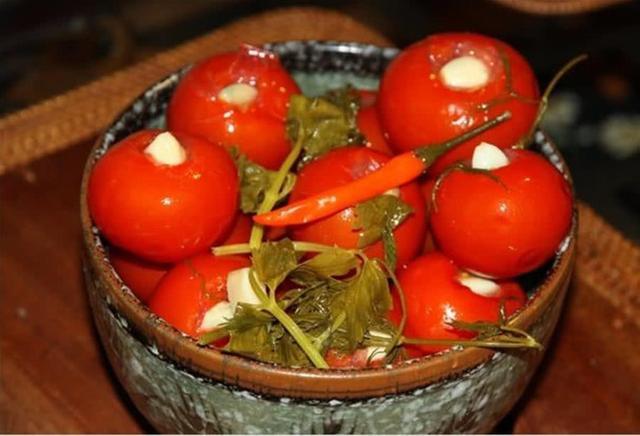 俄罗斯酒鬼下酒菜,俄罗斯腌肥猪肉下酒菜