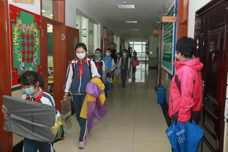 大连现在都有啥学校开学了,今天大连小学生开学吗