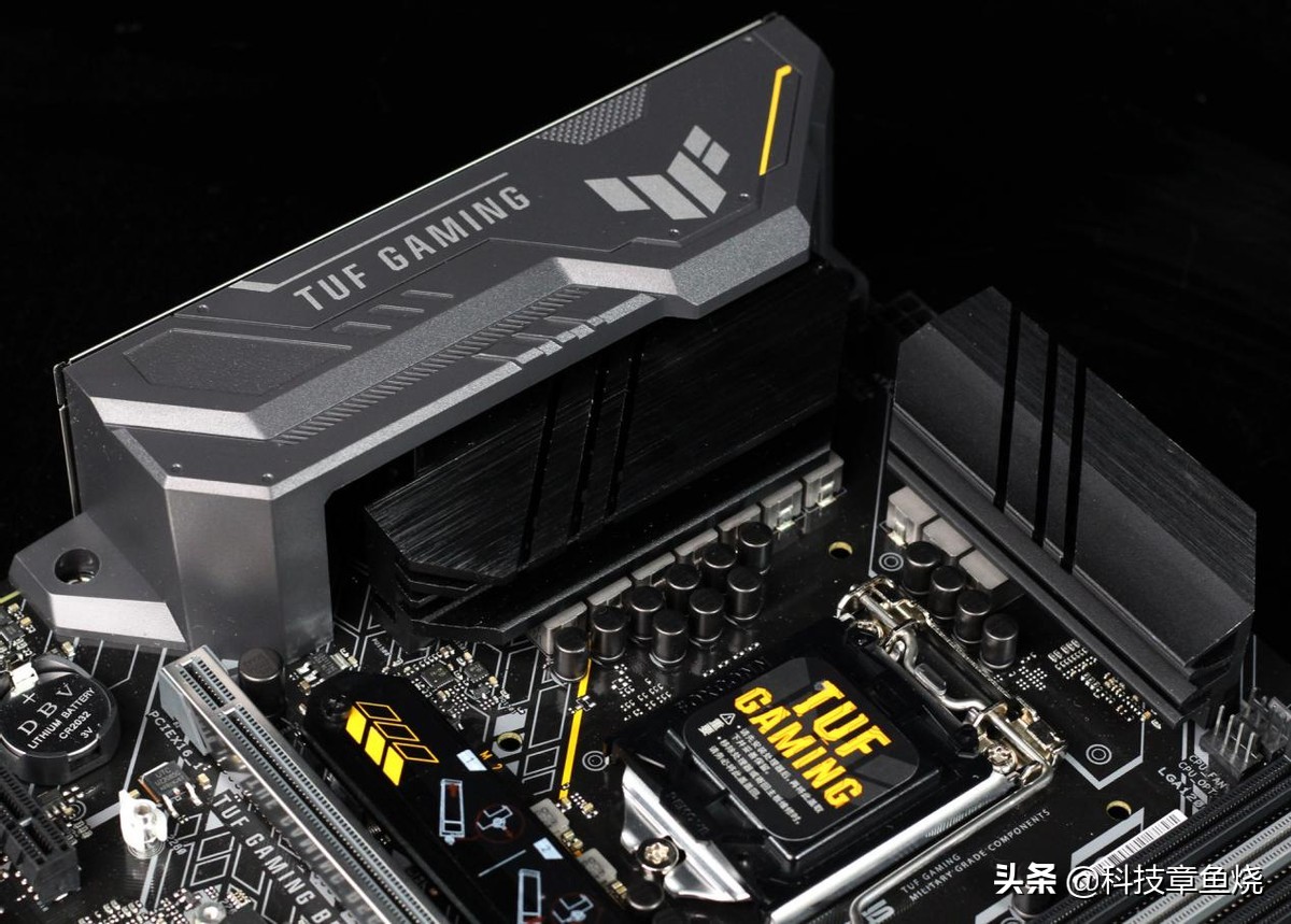 华硕tufb560重炮手能插几个固态,华硕tufb560重炮手说明书