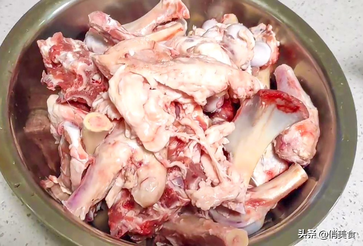 羊肉汤怎么炖不膻味最好喝,羊肉汤怎么炖放什么去膻味