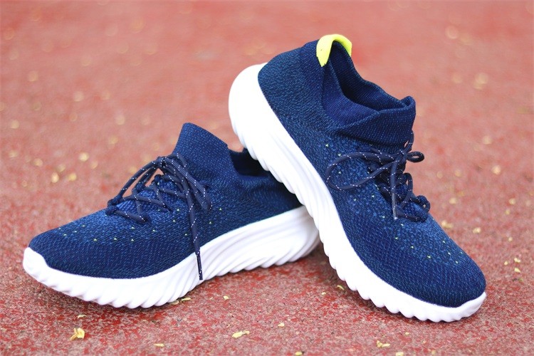 穿袜子是一种什么体验,穿袜套的鞋