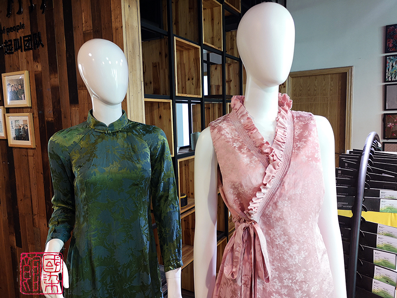 植物染桑蚕丝希赛尔交织缎时装欣赏