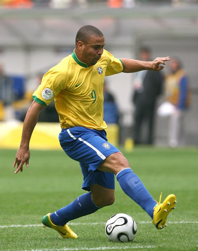 百大球星一球成名齐达内,齐达内十佳球回旋视频