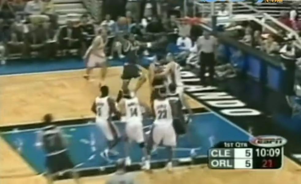 03年麦迪圣诞大战,麦迪35秒13分高光时刻全过程