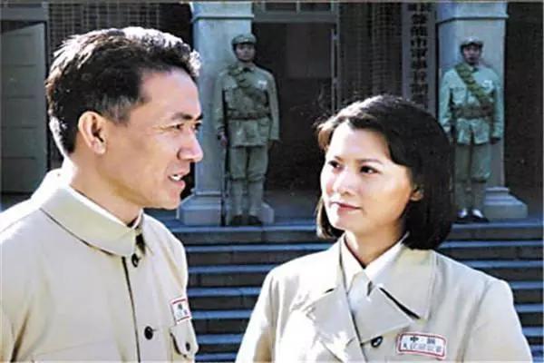 100部谍战反特老电影看不见的战线,这才是经典的反特谍战片