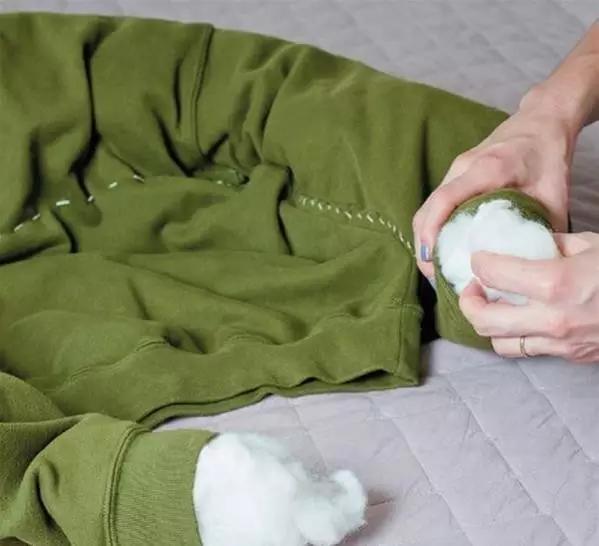 自制宠物狗窝简单,旧衣服怎么给狗狗做个窝