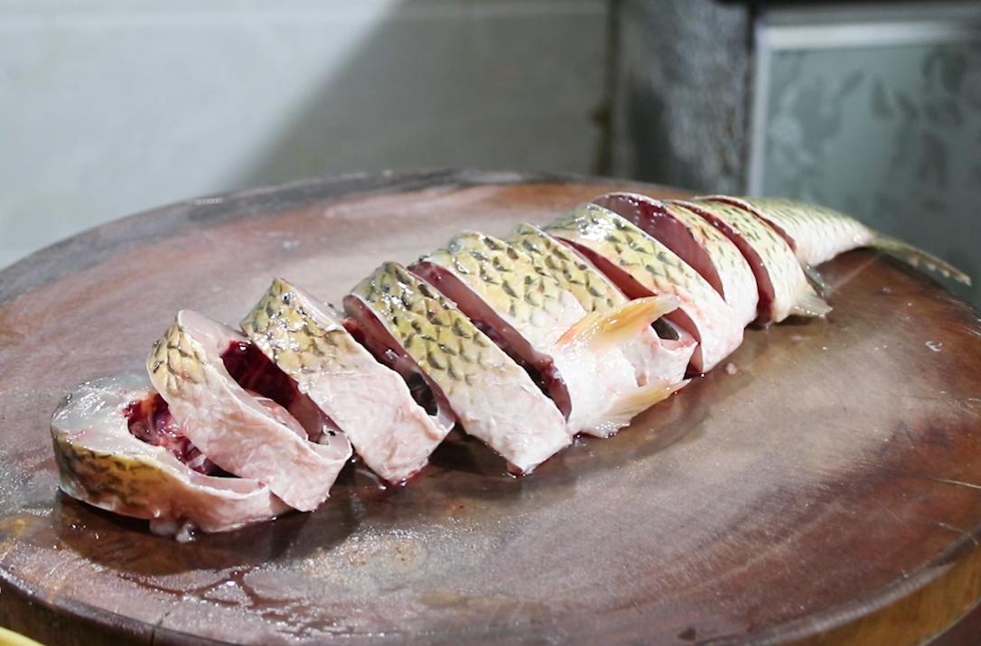 草鱼做汤好吃的做法,草鱼怎么做汤浓肉鲜