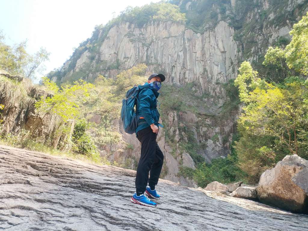 顺心而行--诺诗兰雨影冲锋衣体验