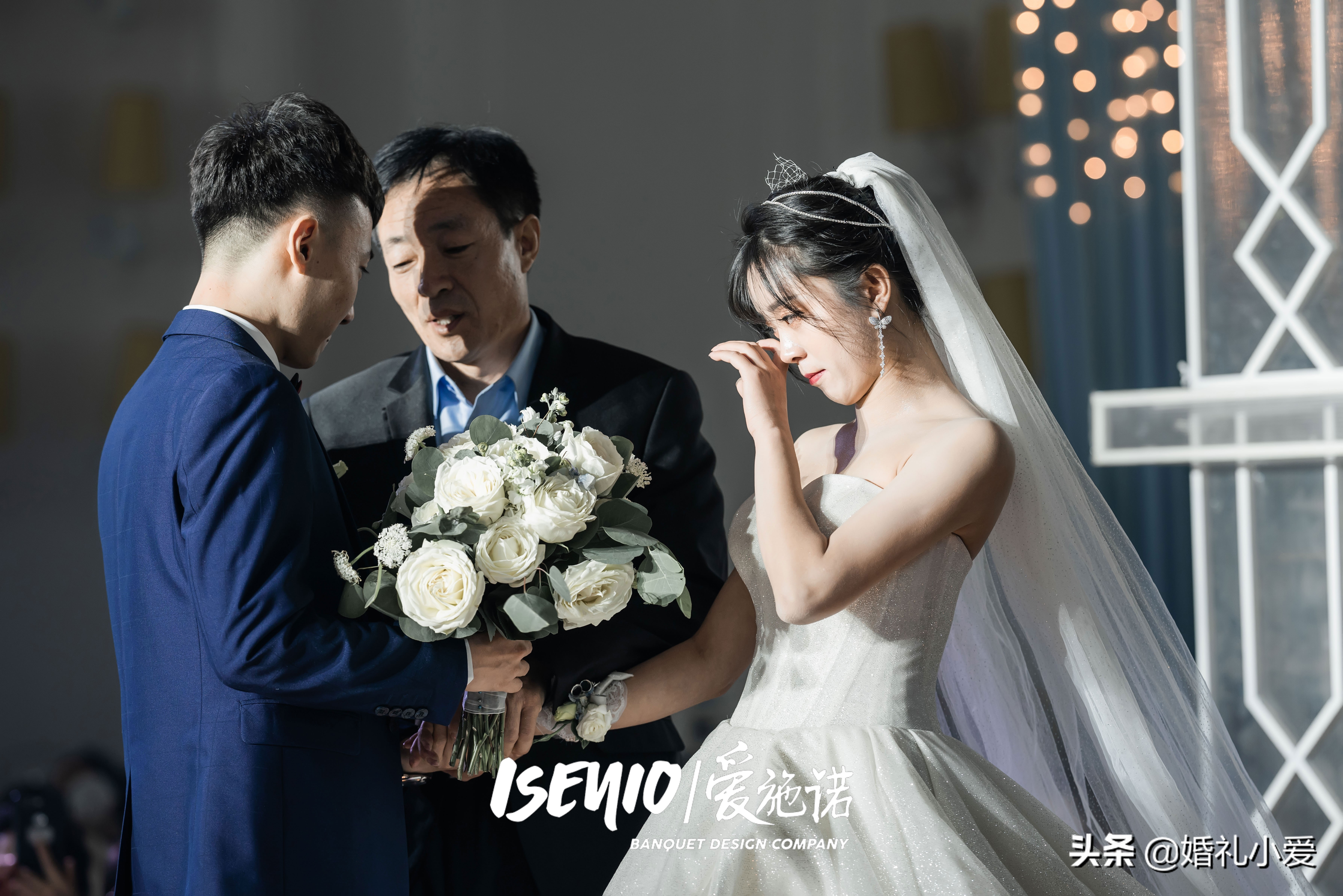 新郎婚礼致辞简短精辟诗句,婚礼新郎父亲致辞简短经典