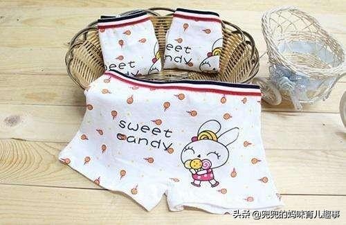 宝宝穿开裆裤容易感染吗,小孩不穿尿裤的危害