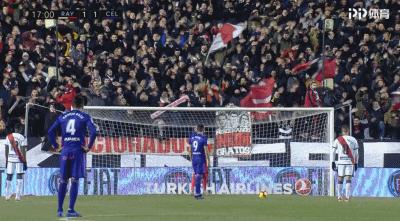 灏忛奔瑙傝,灏忛奔瑙傛槦