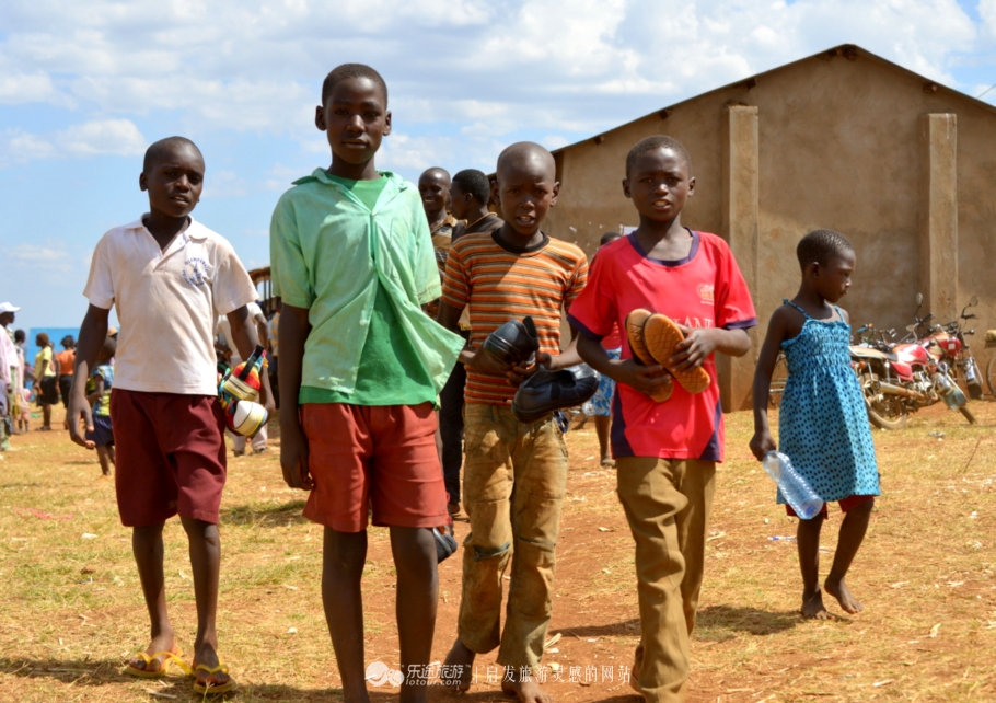 肯尼亚：在贫穷，疾病和混乱中哭泣的非洲大陆