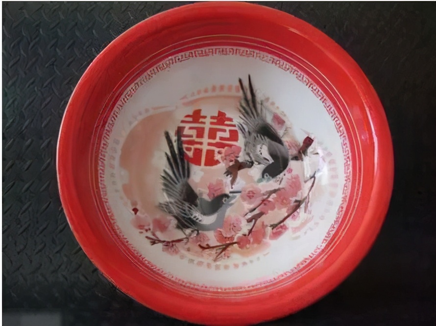 象征着“喜事”的喜鹊，为什么从不飞去日本？专家：喜鹊从不迁徙