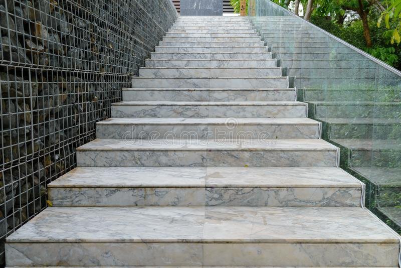 大理石用草酸清洗后发黄怎么办？307还你洁白石阶