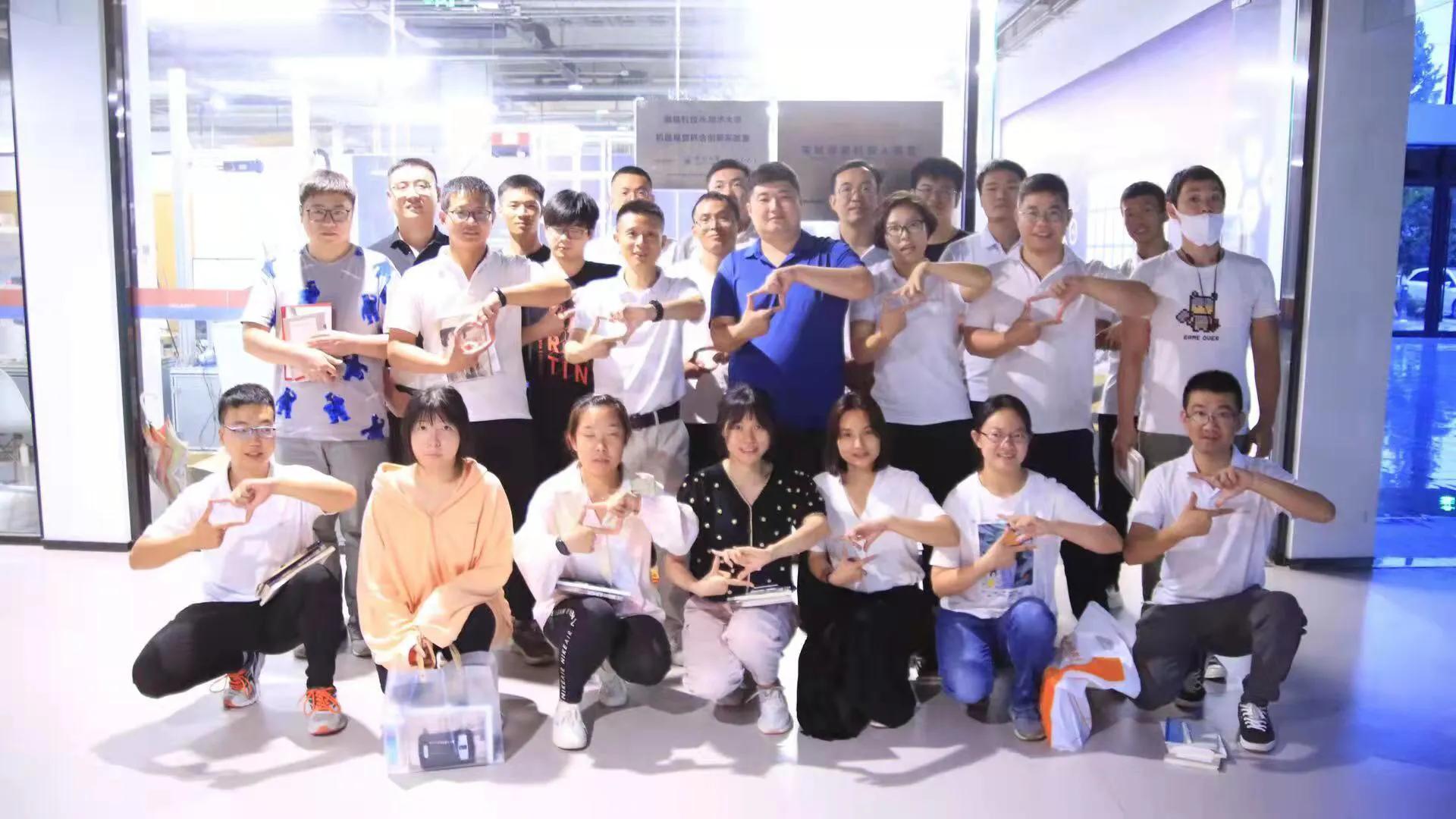 冉祥：率微链团队为机器人研发“慧眼”