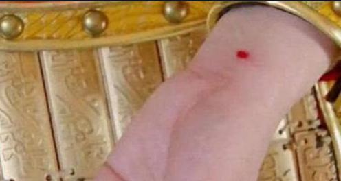 古代女子手上的守宫砂是怎么回事,女子手臂上的守宫砂真的有效吗