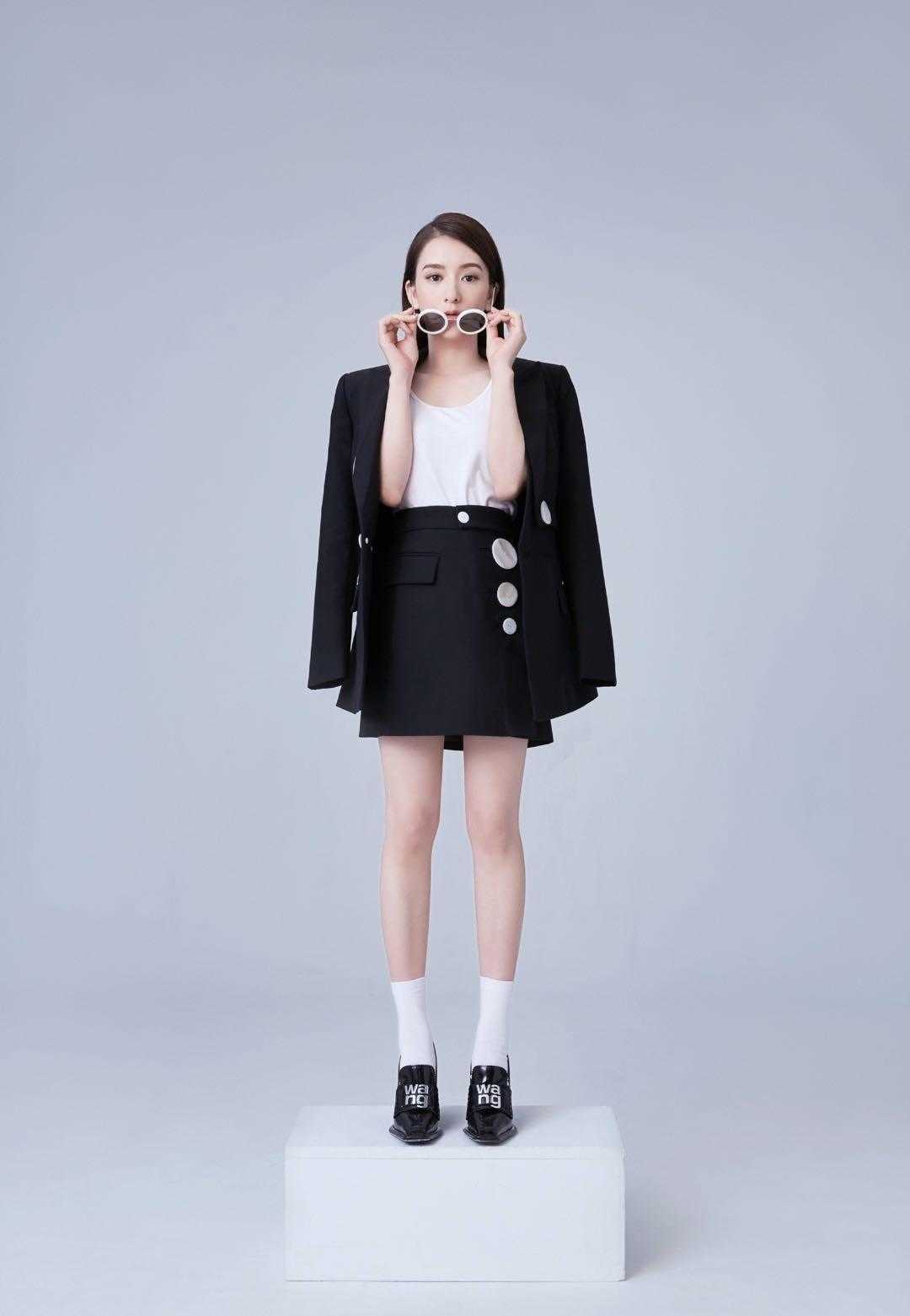 天王嫂方媛学院风造型很有英伦范,天王嫂方媛化妆前后判若两人