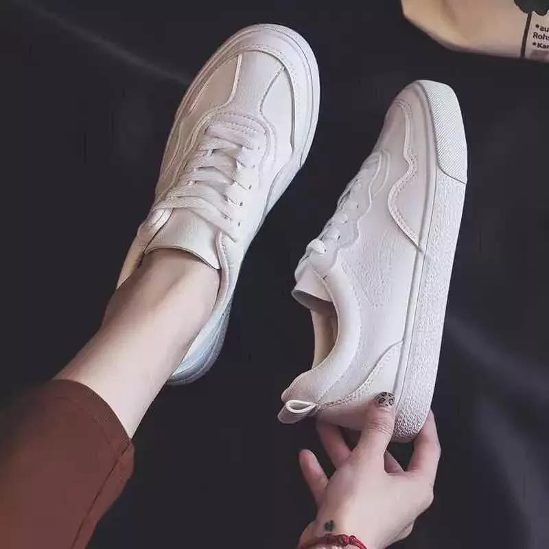 小白鞋什么时候穿好,小白鞋过时了吗