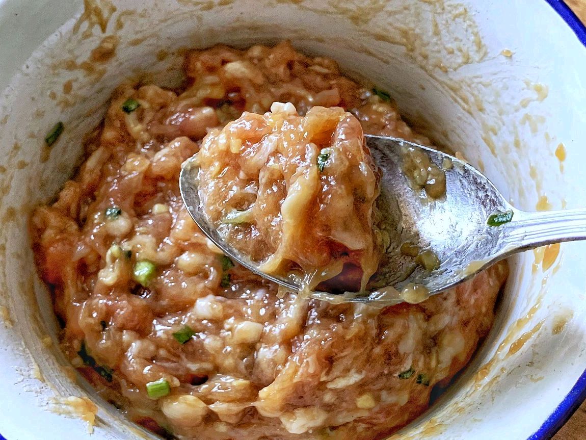 饺子1斤肉馅和盐的比例,十斤肉馅饺子怎么调馅