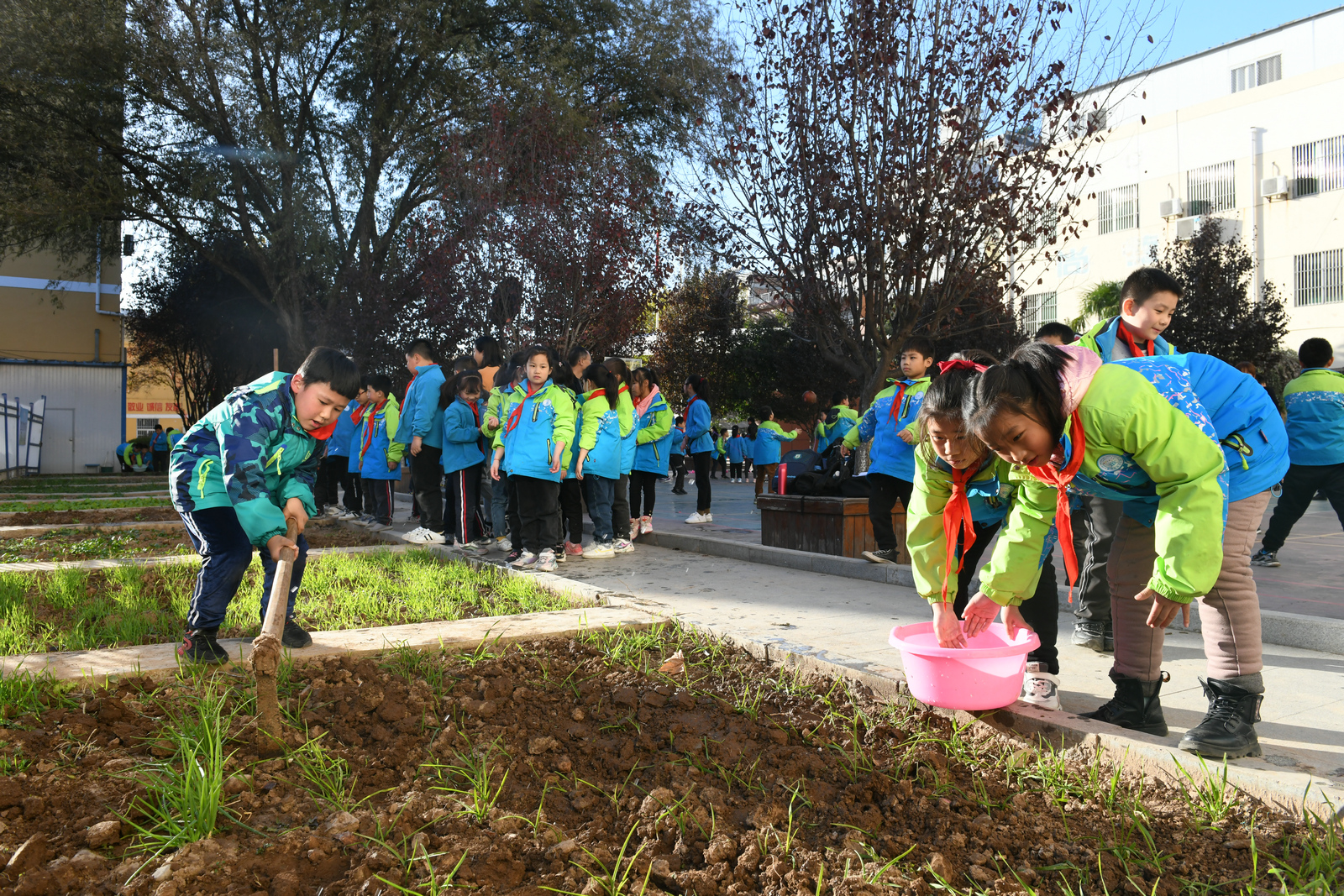 灿烂笑容，多彩课后，蓝田北小校园里“双减”百日孩子的快乐生活