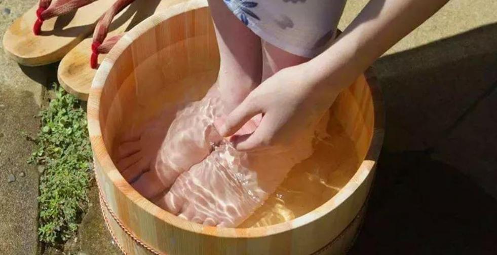 睡觉时，胎儿若是“活动”频繁，很有可能是发育受到限制，别大意