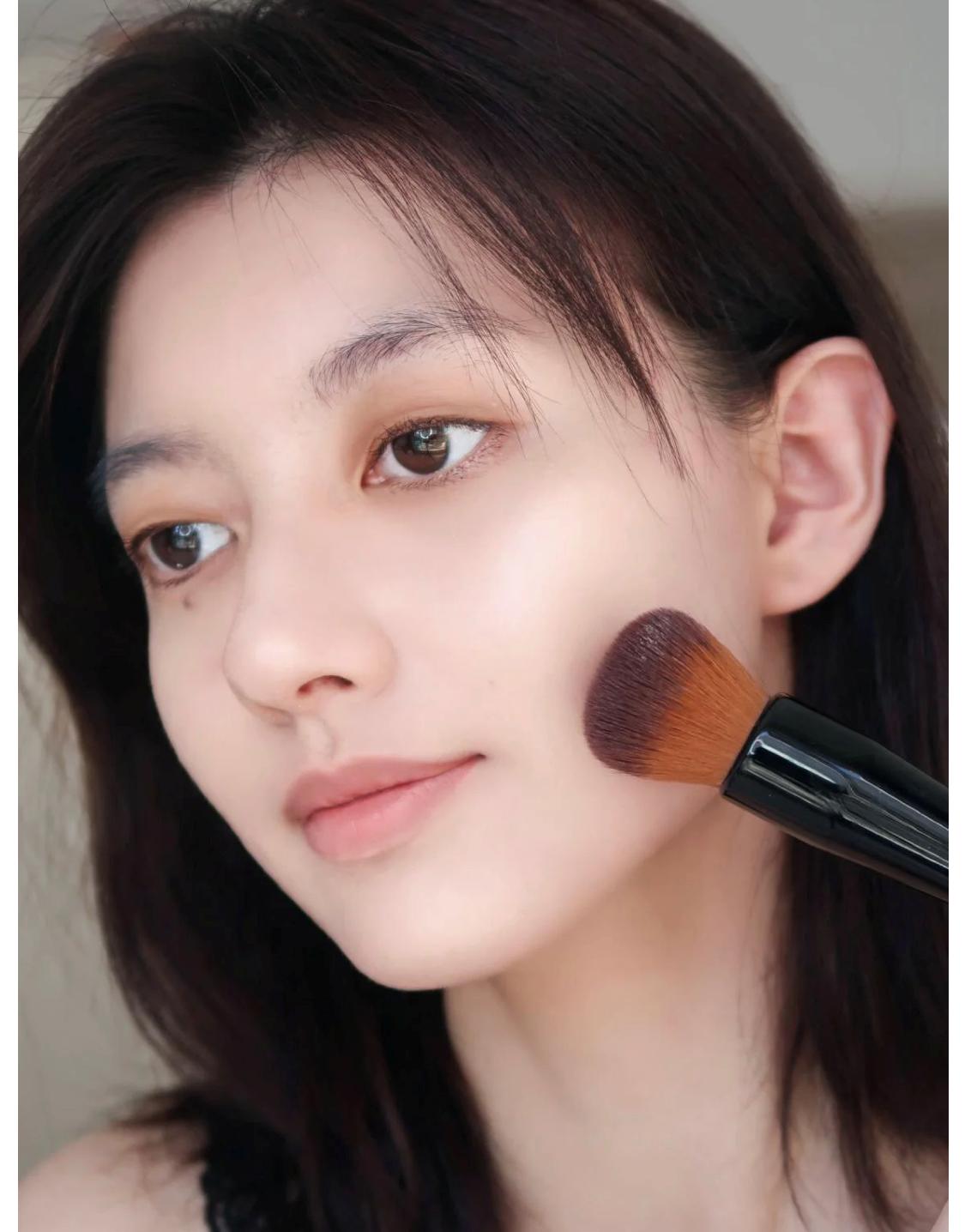 dw粉底液测评混油皮粉底液,dw的1w2号色和阿玛尼红标的3.5号色