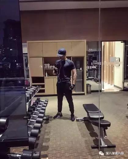 性感gun神在线撩妹，这个男人我上头了,≧口≦