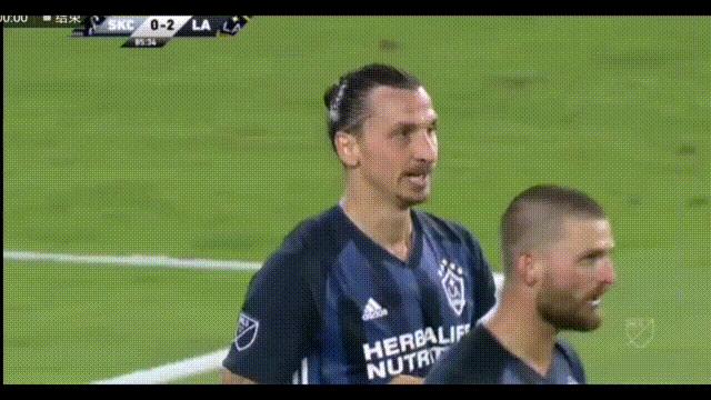 伊布40米开外凌空抽射,伊布挥手告别足坛再无大奉先