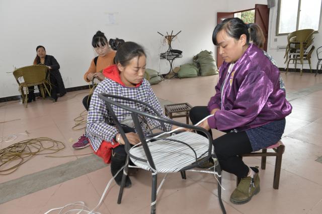 脱贫攻坚致富路,富源县就业扶贫工作