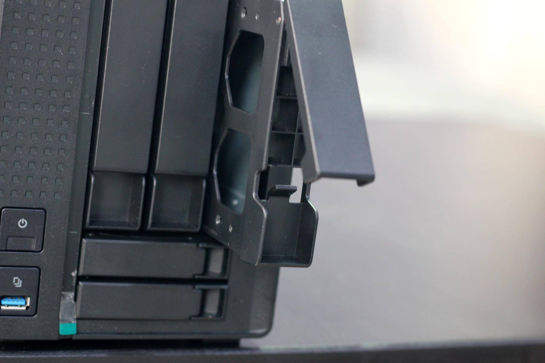 威联通551可以随时加硬盘吗,威联通ts-551nas详细教程