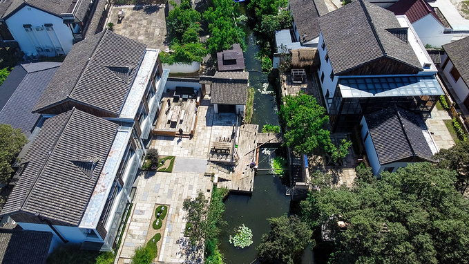 初夏品风凉饭，南北湖商玉客栈，推窗有山水