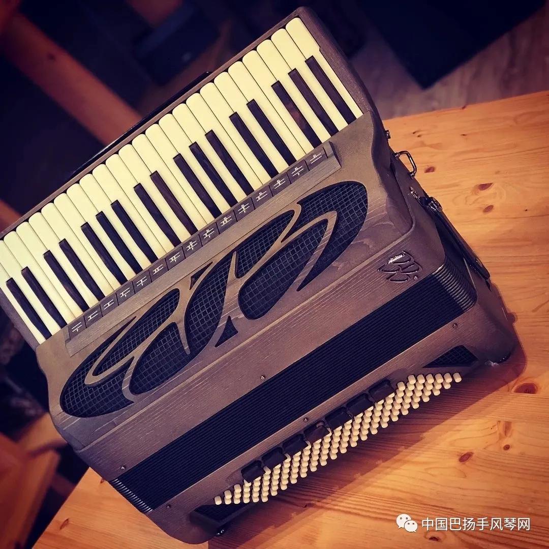 意大利BB手风琴公司将携2020年新款手风琴上海乐器展！