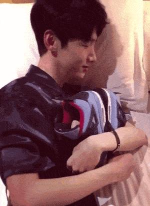 OFFWAY“你花8k买AJ却不买LV，怕是有病吧