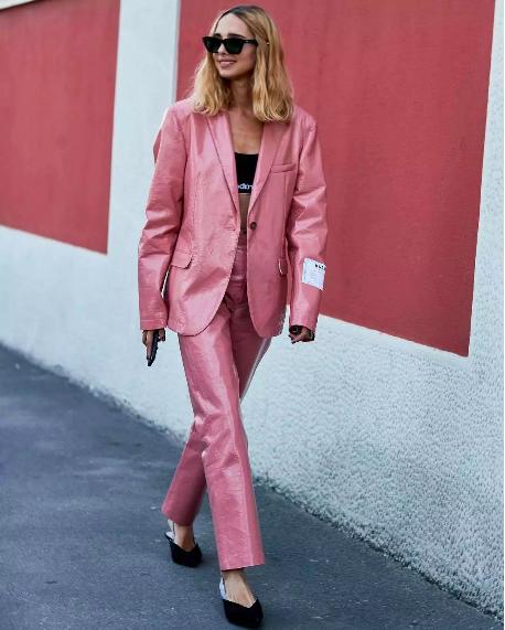 一套时尚精致气质西装,一套西装带来的气场